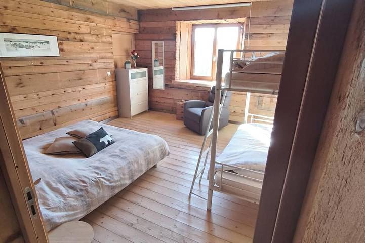 Gîte l autentico, casa fino a 16 persone in Narbief, Jura Francais