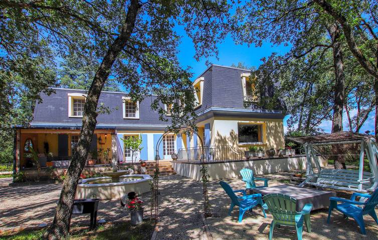 Location de vacances pour 10 personnes, avec piscine et jardin à Cléon-d'Andran - 3