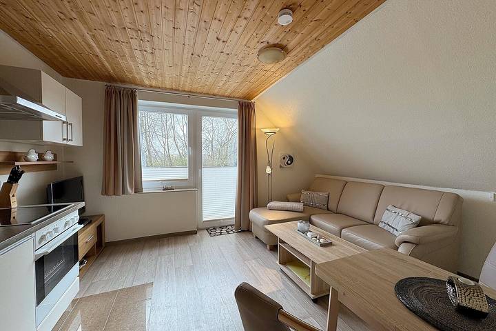 Ferienwohnung für 2 Personen, mit Balkon und Terrasse sowie Garten in Neuharlingersiel - 2