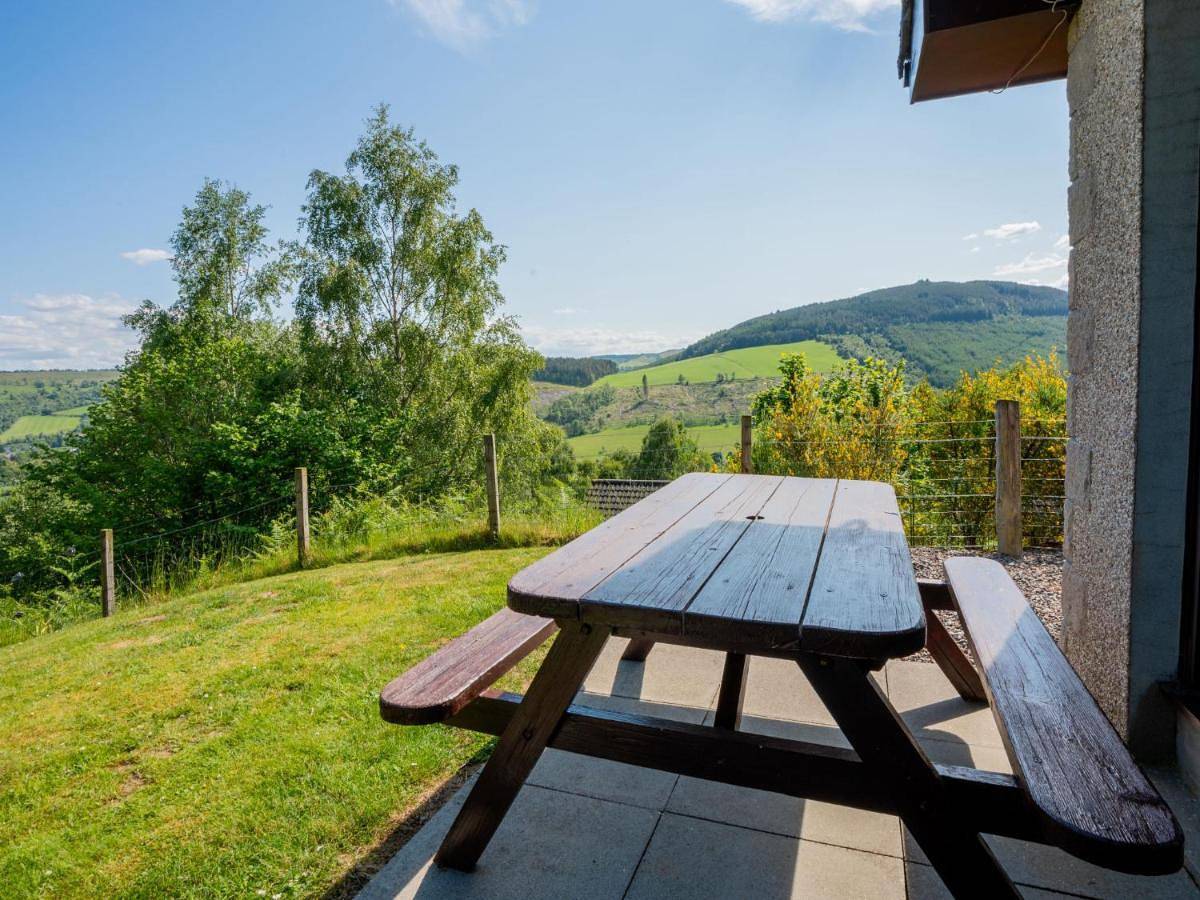 Holiday Home Achmony Number 10 by Interhome in Drumnadrochit, Highlands