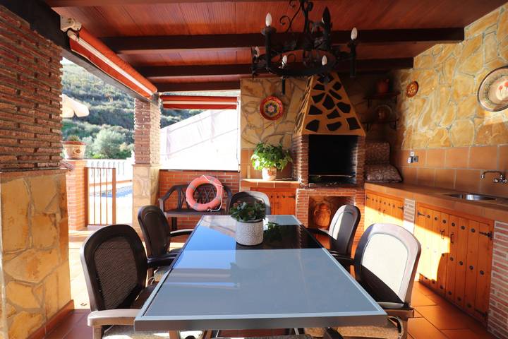 Villa für 6 Personen, mit Terrasse und Garten in Torrox - 4