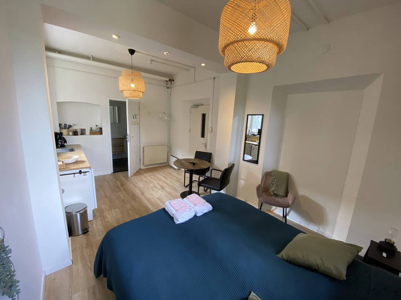 Ganze Wohnung, Modern Studio #3 in Historic Abbey in Limburg (Niederlande)