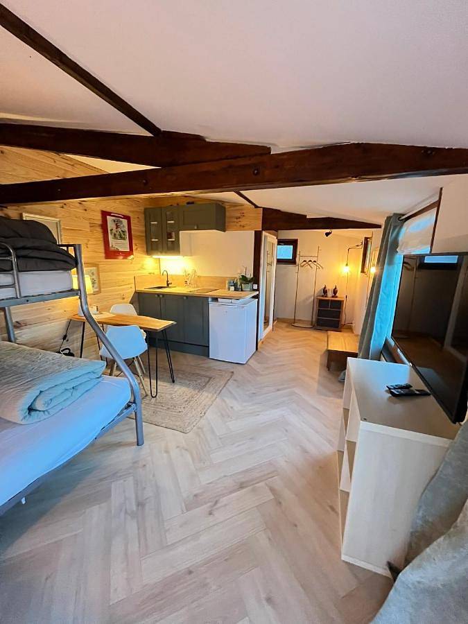 Chambre d’hôte pour 2 personnes, avec jacuzzi et jardin dans Indre - 2