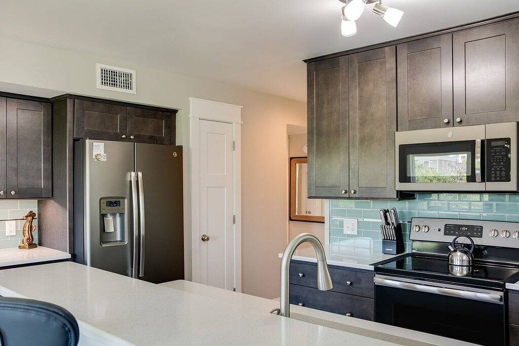 Das salzige Einhorn: Oceanside, bequemes Haus mit 3 Schlafzimmern nur 500 Fuß vom Strand. in Corolla, Currituck County