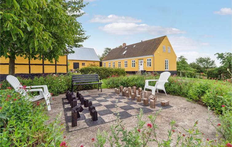Feriehus for 12 personer med terrasse in Hasle, Bornholm