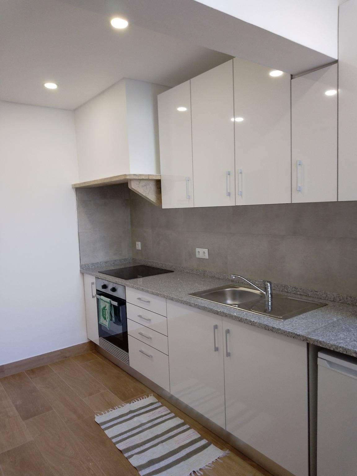 Apartamento entero, Apartamento de vacaciones para 6 personas in Moscavide e Portela, Costa de Lisboa