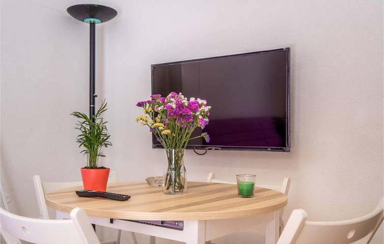 Ganze Ferienwohnung, Vermietung am Strand mit WiFi, Parkplatz, Klimaanlage und Mikrowelle in Santiago de la Ribera, San Javier