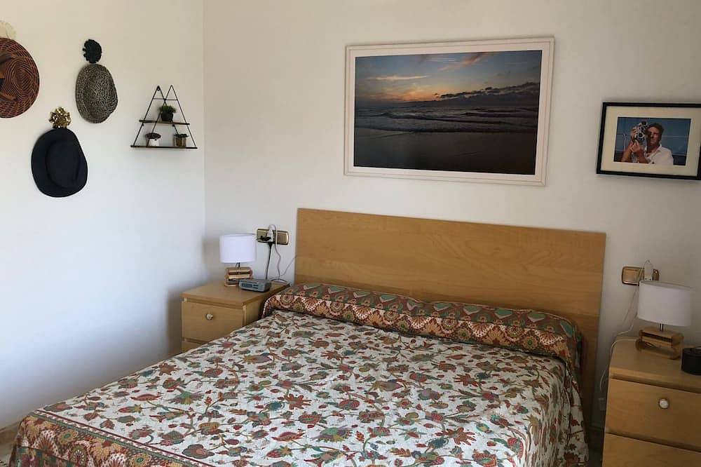 Villa mit Pool 7 Minuten zu Fuß vom Strand entfernt. Wifi + Klimaanlage in El Pinet, Elche