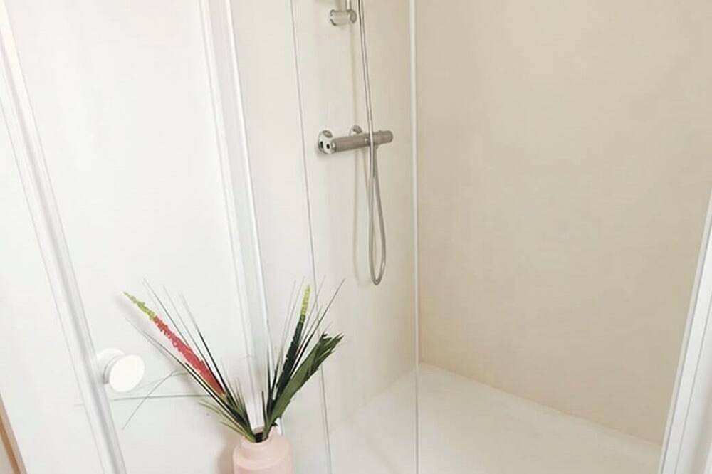 Entire apartment, The luxury studio is just a few minutes from the ocean in Guipavas, Brest region