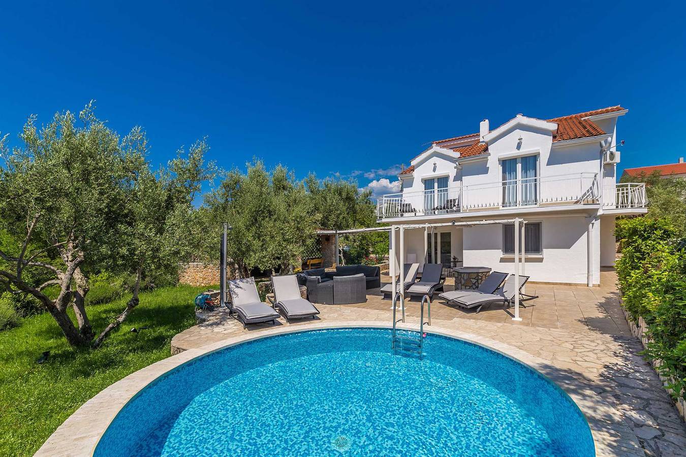 Apartamento entero, Casa de vacaciones Jardín De Olivos in Krk Ciudad, Krk (isla)