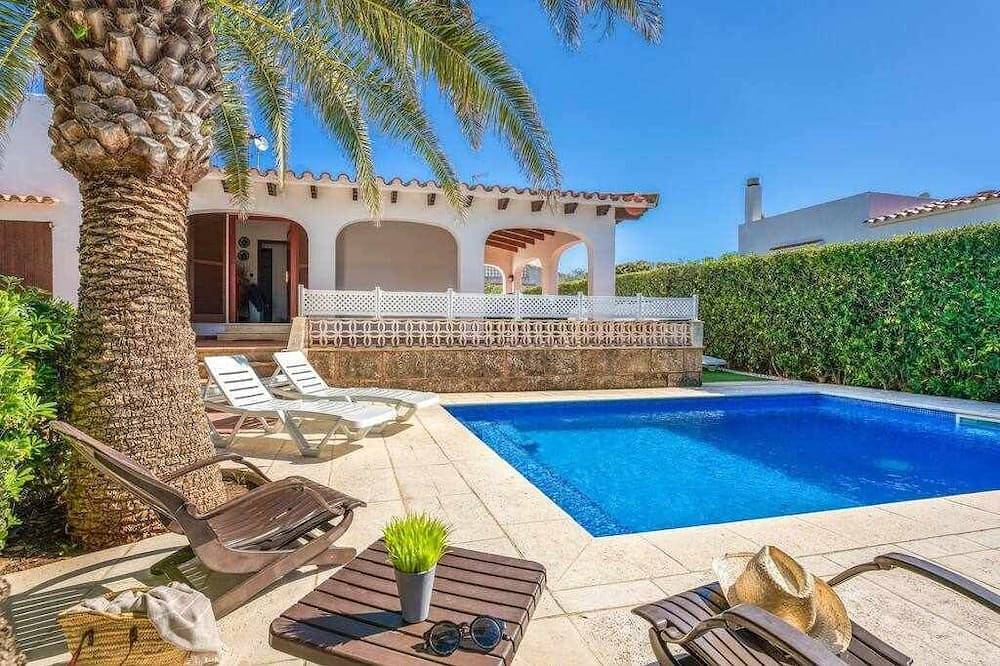 Aure, Villa with pool and air conditioning! in Cala en Bosc, Ciutadella