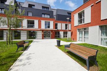 Cottage pour 4 personnes, avec jardin et piscine, animaux acceptés à Croix (homonymie)