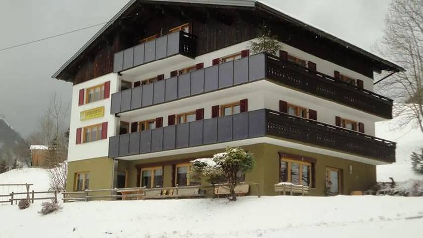 Gîte pour 5 personnes, avec balcon à Mellau