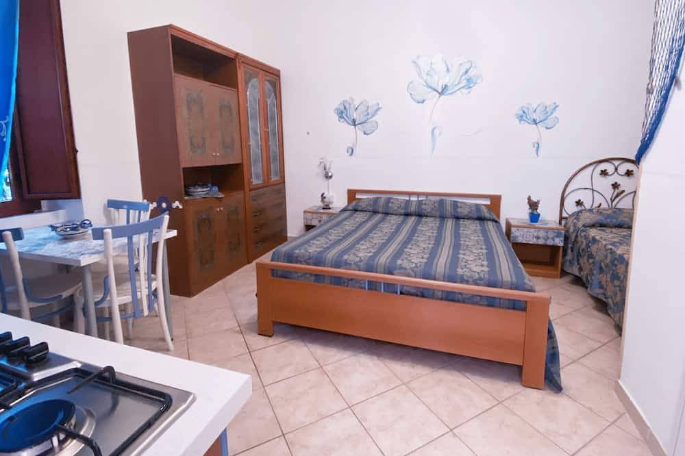 Entire apartment, Apartment \"Étoile de Mer\" - Holiday home by Vicenta in Marina di Camerota, Camerota