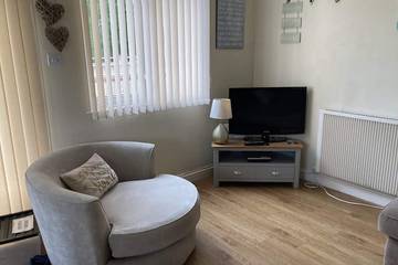 Holiday Rental for 6 People in St. Leonards and St. Ives, Dorset, Photo 4
