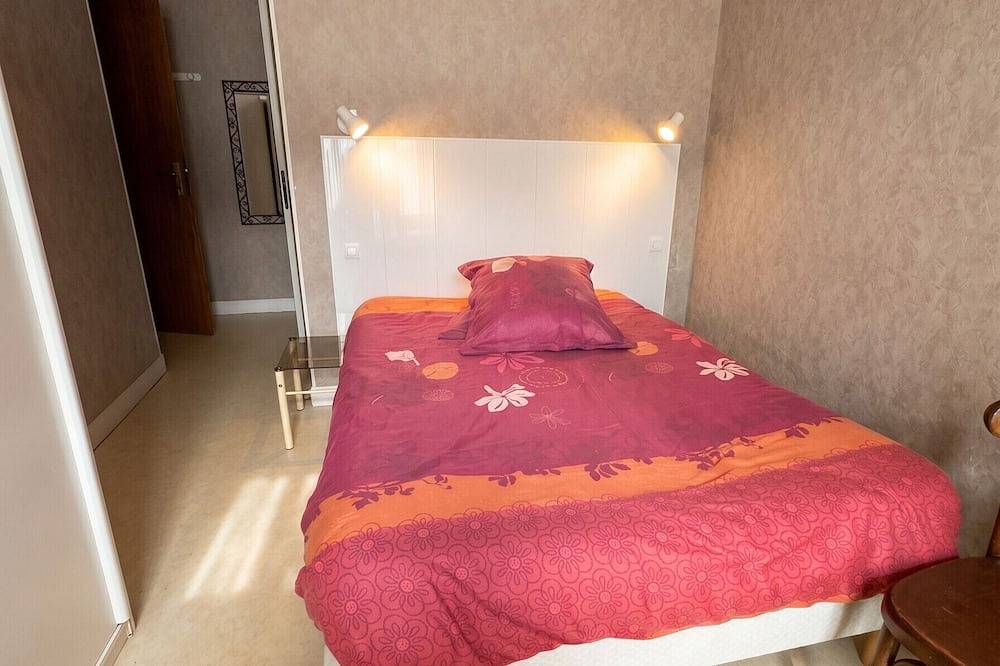 Entire apartment, Homerez - Studio - Néris-les-Bains in Néris-les-Bains, Montluçon region