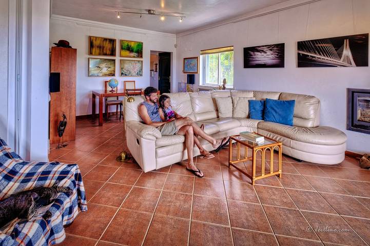 Casa vacacional 'Jo's Place' con piscina compartida, terraza privada y Wi-Fi in Carvoeiro, Distrito de Faro