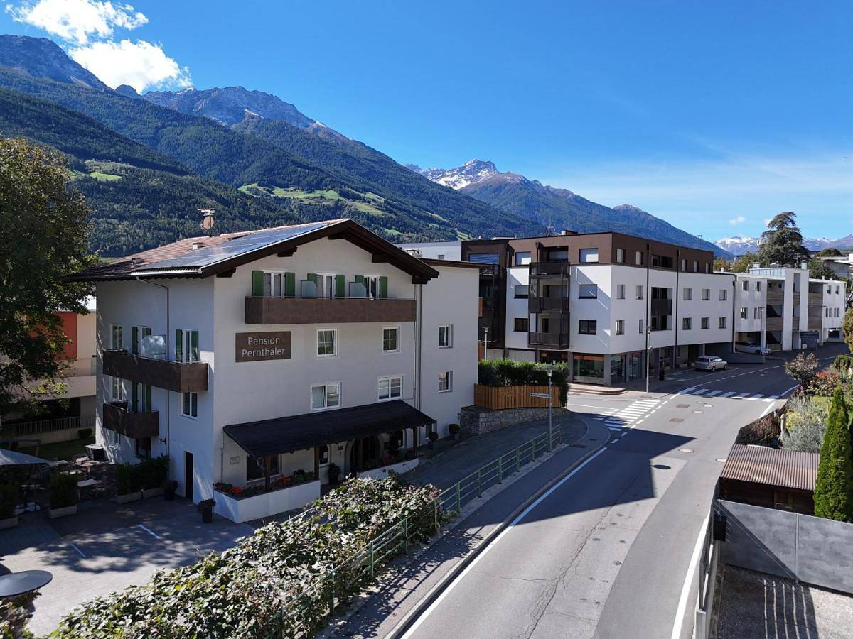 Pension Pernthaler in Silandro, Parco Nazionale dello Stelvio