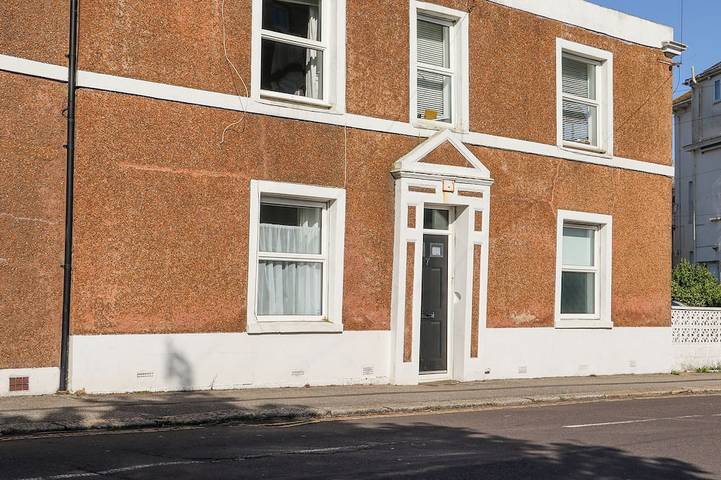 Cottage for 2 people, with garden, with pets in Hastings