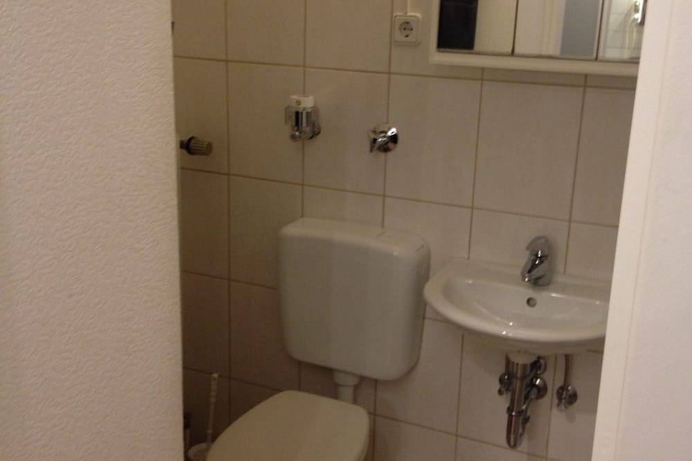 Ganze Wohnung, Apartment \"Oase\"  - 1,7 km zum Zentrum - ruhig und grün in Saarbrücken, Saargau
