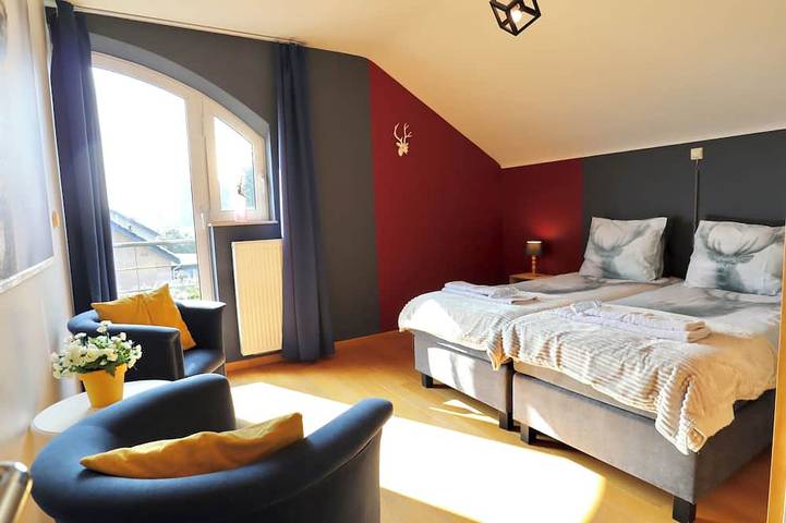 Location de vacances pour 14 personnes, avec jacuzzi et sauna ainsi que terrasse et jardin dans Mont (Houffalize) - 3