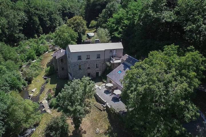 Gîte pour 2 personnes, avec jardin et terrasse à Le Bez - 4
