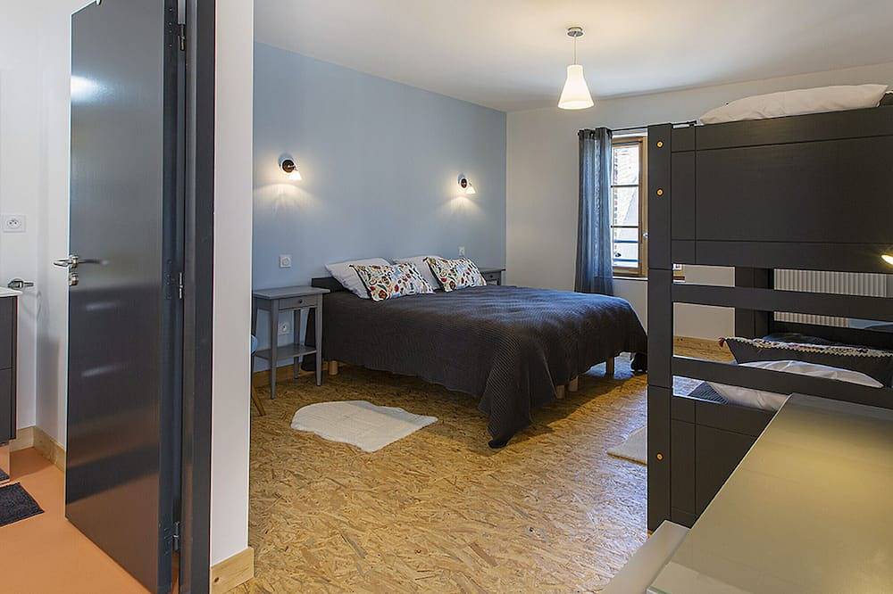 Geräumiges Ferienhaus in Sologne: 5 Schlafzimmer, 15 Personen, Behindertenzugänglich, Haustiere erlaubt in Marcilly-en-Gault, Sologne
