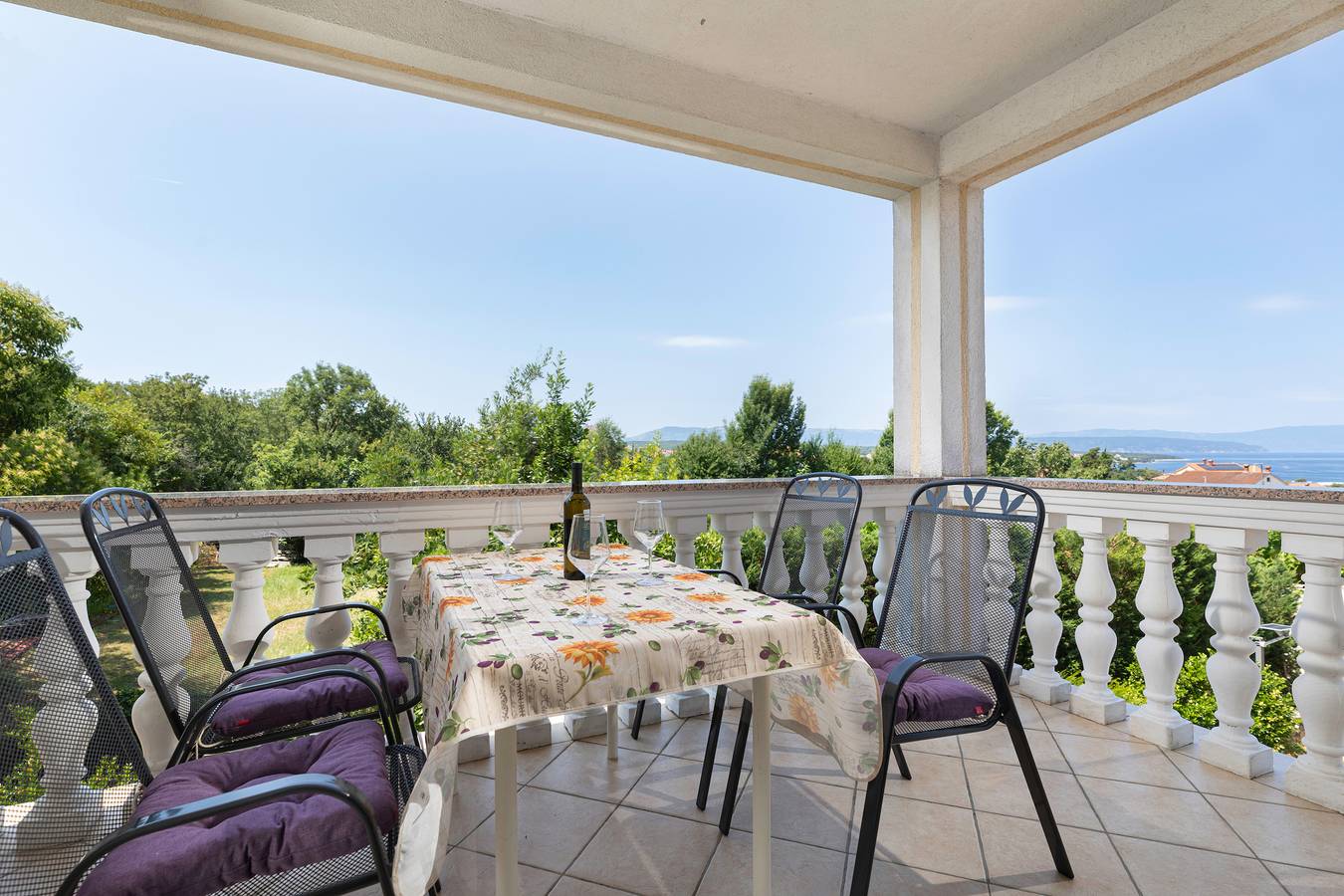 Appartement entier, Appartement de vacances pour 4 personnes avec balcon in Malinska-Dubašnica, Krk