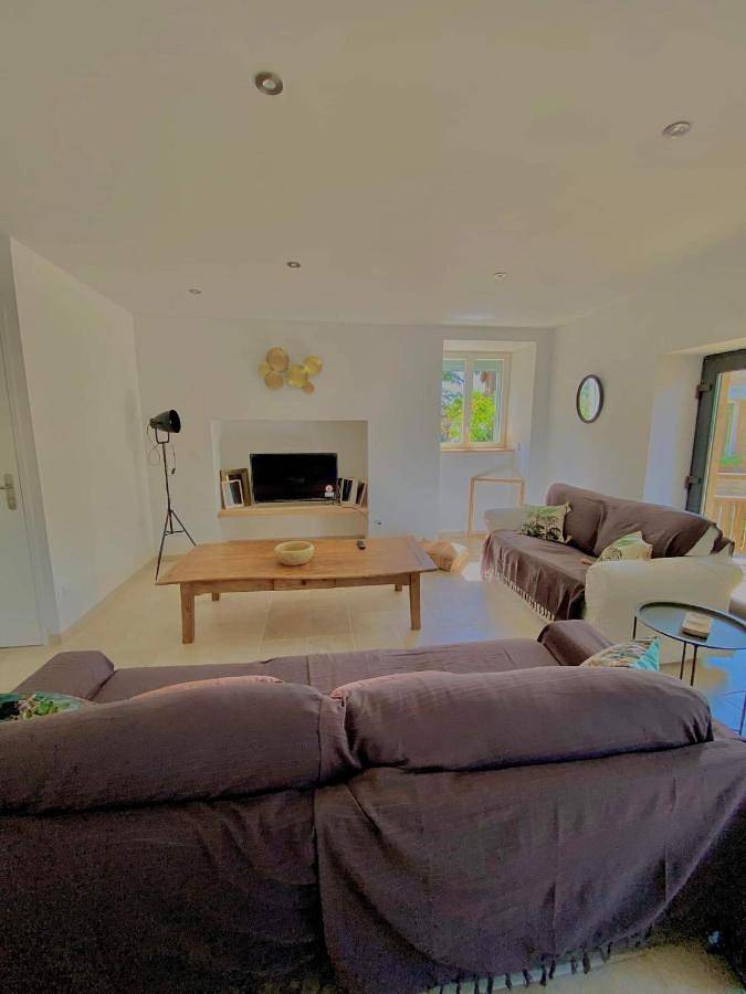 Location de vacances pour 10 personnes, avec piscine et jardin, animaux acceptés à La Chapelle-Aubareil - 3