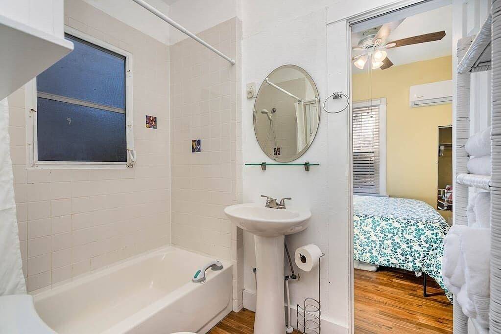 Melwood · Charming 2/1 Cottage near River · 9 min to Beach in Melbourne (FL), Space Coast