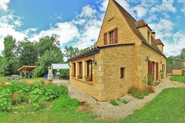 Gîte pour 6 personnes, avec Terrasse et Jardin à Proissans