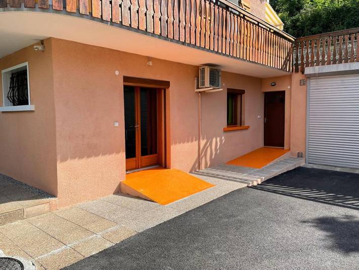 Gîte pour 4 personnes, avec vue ainsi que jardin et sauna, animaux acceptés à Voglans - 4