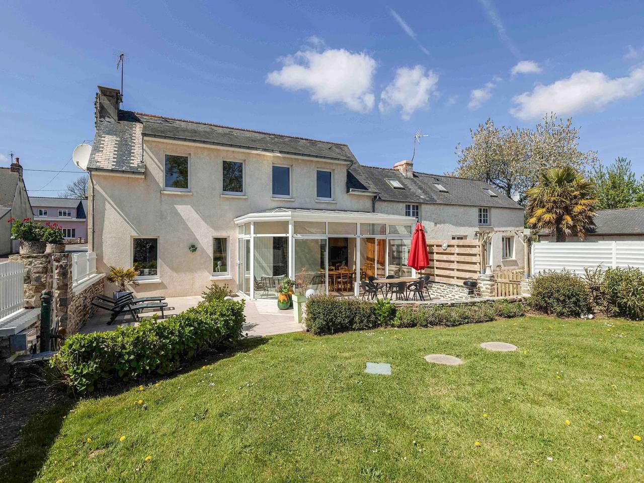 Maison de vacances pour 8 personnes avec jardin in Montaigu-la-Brisette, Côte de la Déroute