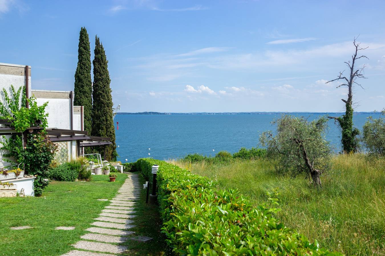 Casa Liner - A pochi passi dal lago con vista, terrazza privata e Wi-Fi in Moniga del Garda, Prealpi Gardesane