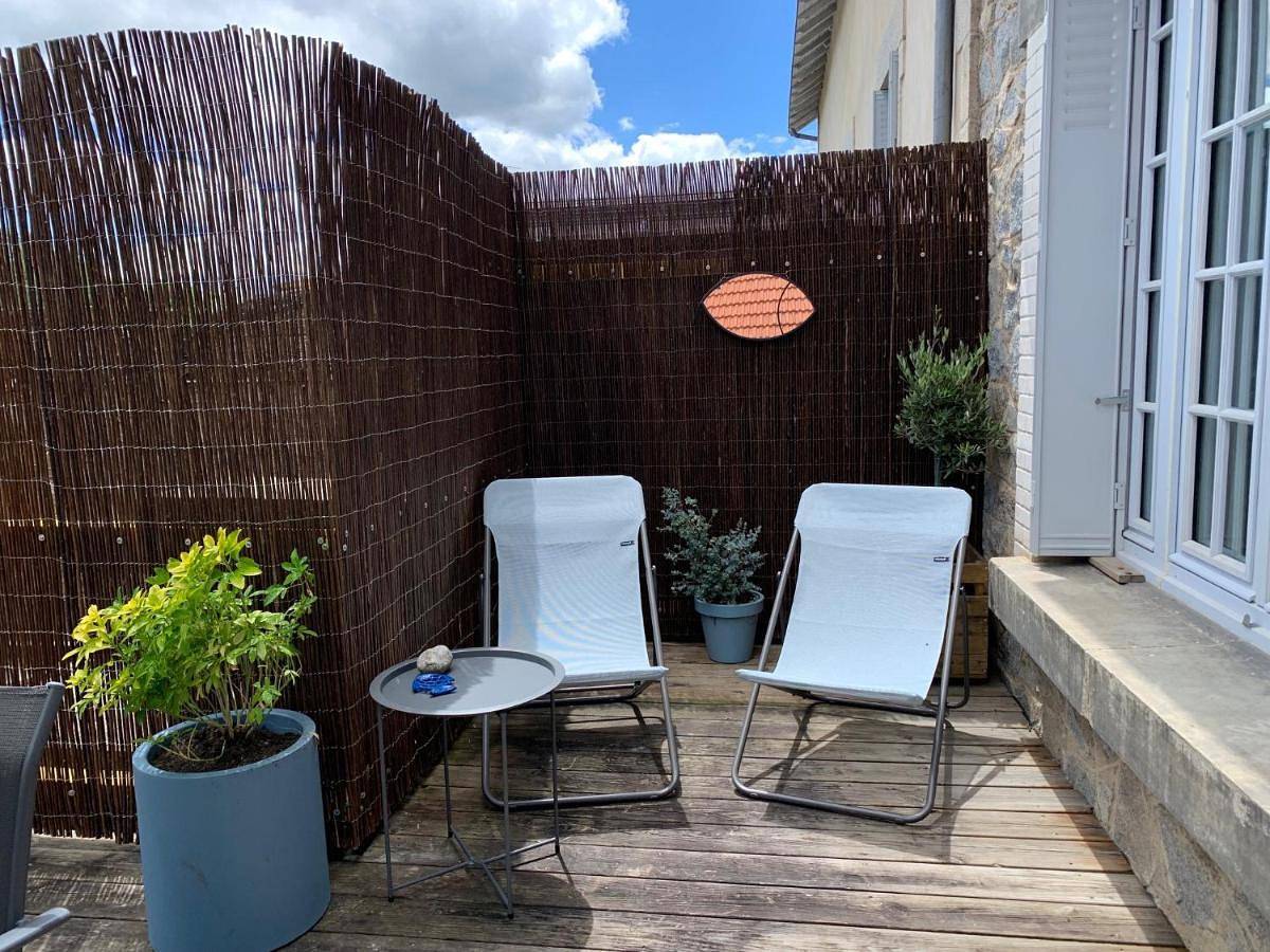 Appartement entier, Two-Bedroom Apartment in Saint-Léonard-de-Noblat, Région de Limoges