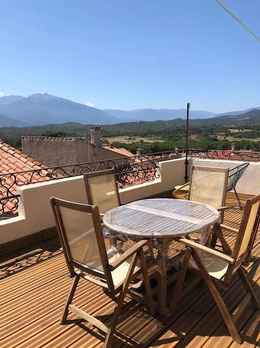 Location de vacances pour 2 personnes, avec vue et terrasse à Montalba-le-Château - 3