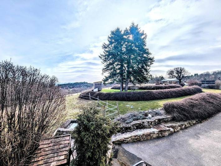 Gîte pour 2 personnes, avec jacuzzi et jardin ainsi que sauna et piscine à Manteyer - 4