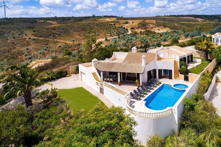 Villa für 8 Personen, mit Garten und Terrasse sowie Pool - 1