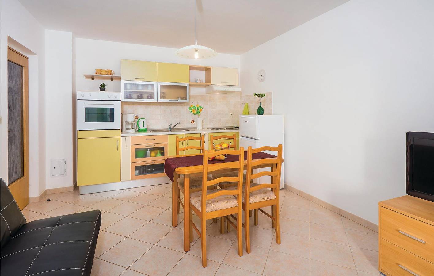 Appartement de vacances entier, Appartement de vacances pour 4 personnes avec terrasse in Presika, Côte Est de l'Istrie