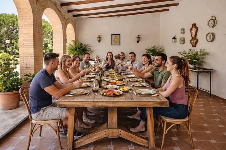 Family-group-pet-friendly finca with unique pool & pine trees in Las Virtudes, Villena