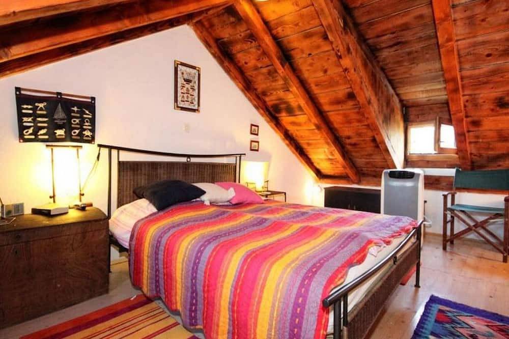 Villa Talež - Four Bedroom Villa with Terrace and Swimming Pool in Split-Dalmatia
