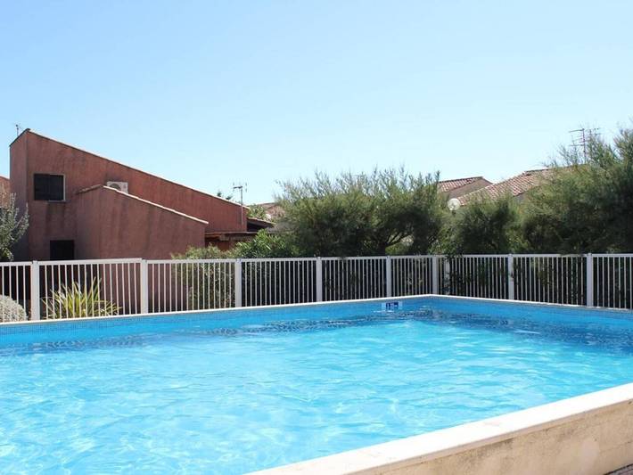 Chalet pour 5 personnes, avec piscine, animaux acceptés à Gruissan