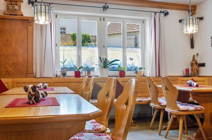 Chambre 'Lutz - Zimmer 3' avec Terrasse partagée, Jardin partagé et Wi-Fi in Iphofen, Région viticole de Franconie