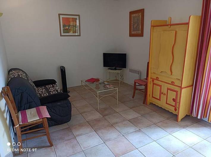 Location de vacances pour 3 personnes, avec vue ainsi que jardin et piscine à Massillargues-Attuech - 2