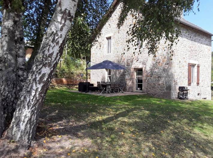 Gîte pour 6 personnes, avec terrasse et jardin dans Gumond