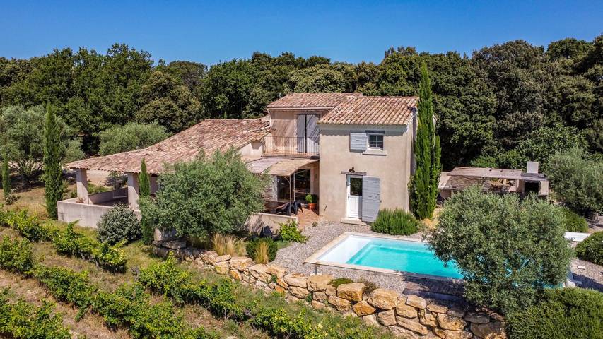 Gîte pour 10 personnes, avec piscine ainsi que jardin et terrasse, animaux acceptés en Provence-Alpes-Côte d'Azur - 3