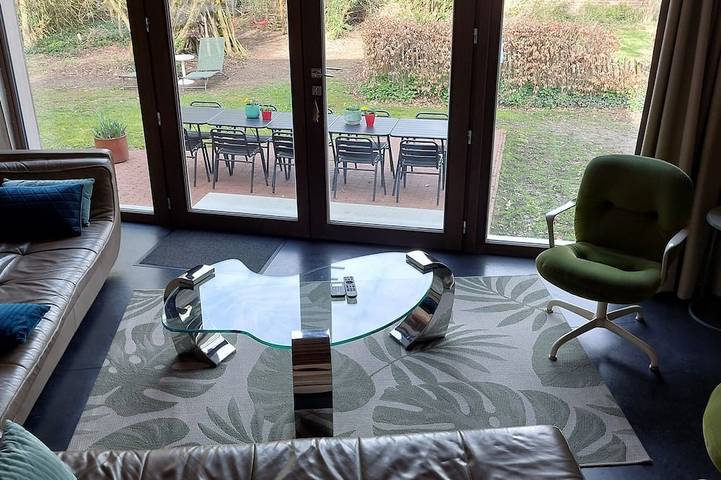 Location de vacances pour 10 personnes, avec jardin à Zwalm