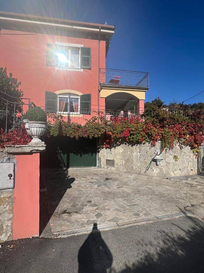 Location de vacances pour 14 personnes, avec piscine ainsi que vue et jardin à Pignone - 3