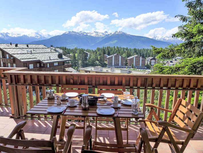 Gîte pour 5 personnes, avec Balcon et Vue à Lens (Suisse)