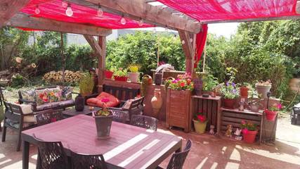 Chambre d’hôte pour 2 personnes, avec terrasse ainsi que jardin et vue dans le Puy-de-Dôme